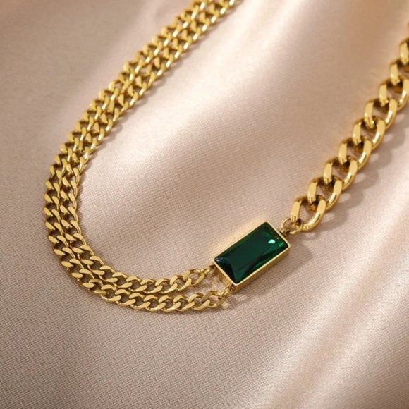 18K Gold Plated Vintage Emerald Asymmetric Cuban Necklace - Picture 10 of 12